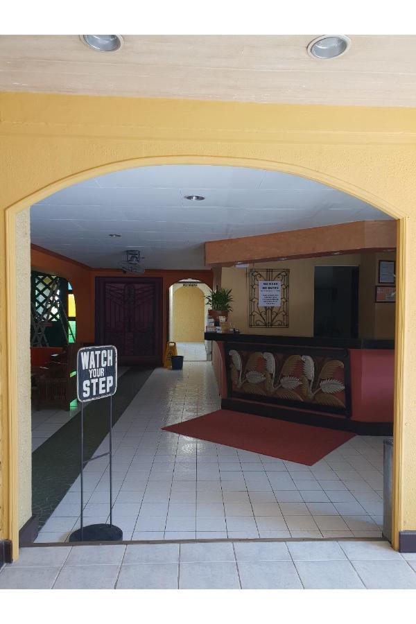 Hotel Saltimboca Tourist In Bacolod Exterior foto